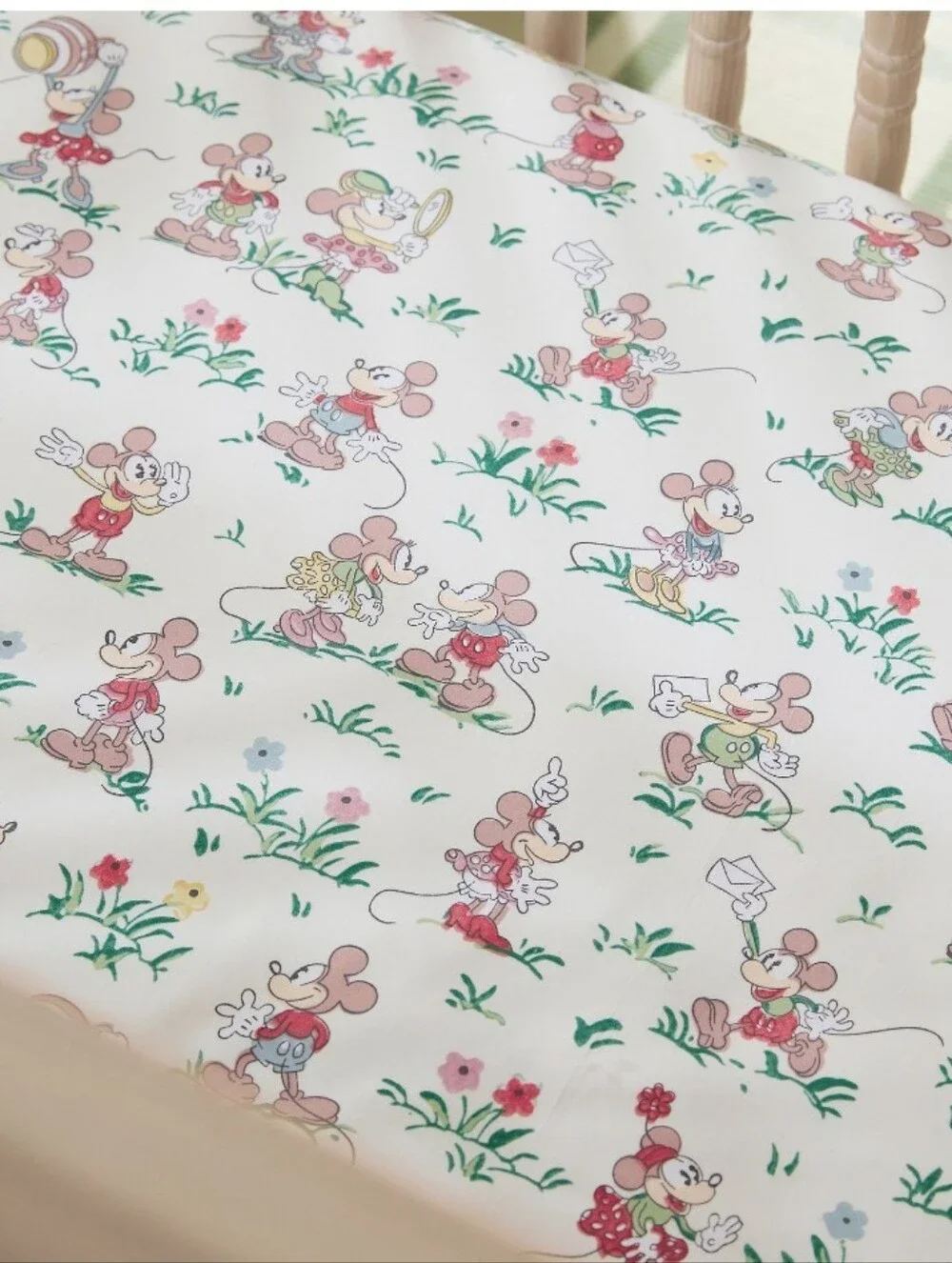 Vintage-Inspired White Mickey Mouse Print Crib Sheet Pottery Barn
